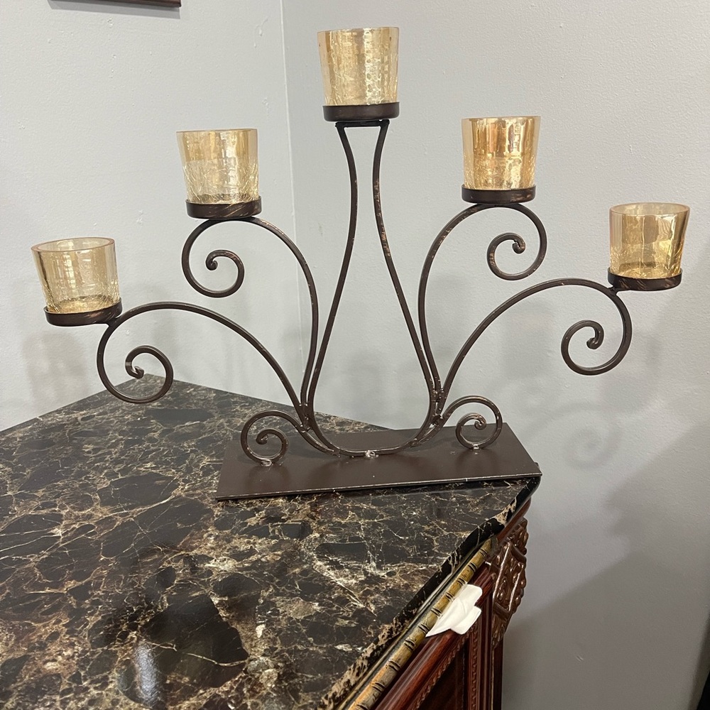 Metal Centerpiece Candleholder